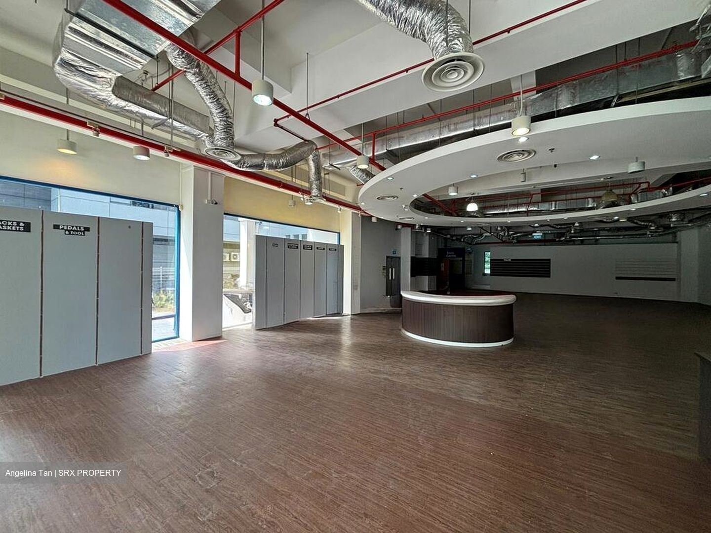 Shell Service Station (D3), Warehouse #525689071